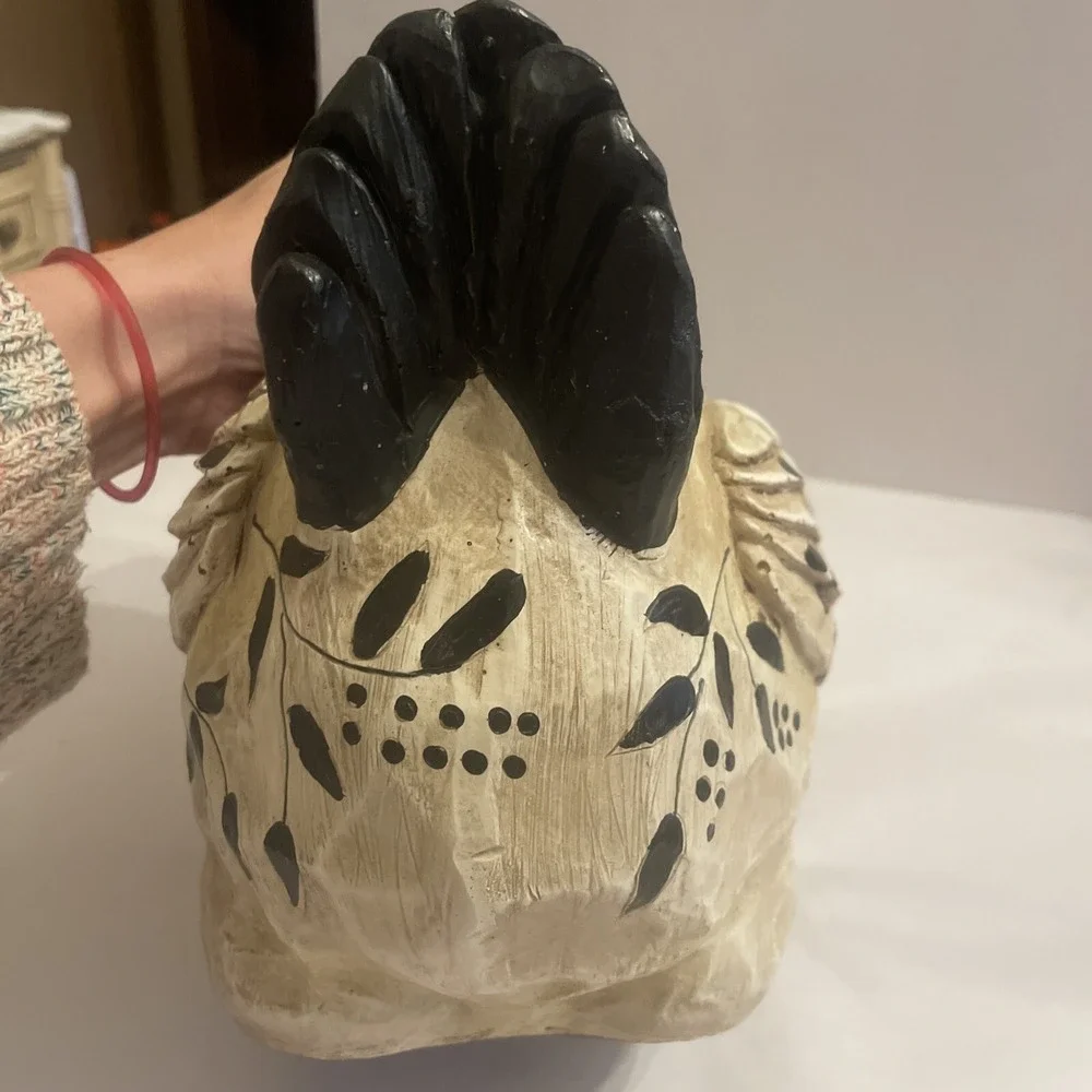 Large Decorative Round Black And White Chicken‎ Hen Great Details